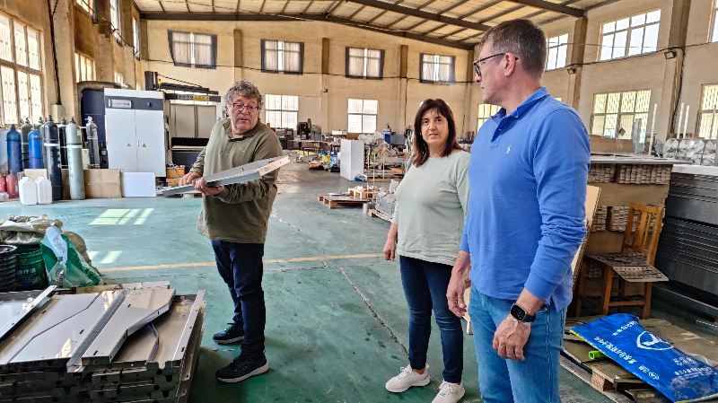 Manolo Espainiako hamar urteko bezeroak Debabrother bisitatzen du berriro